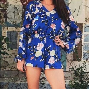 KARINA GRIMALDI-BLUE FLIRAL ROMPER-SIZE LARGE